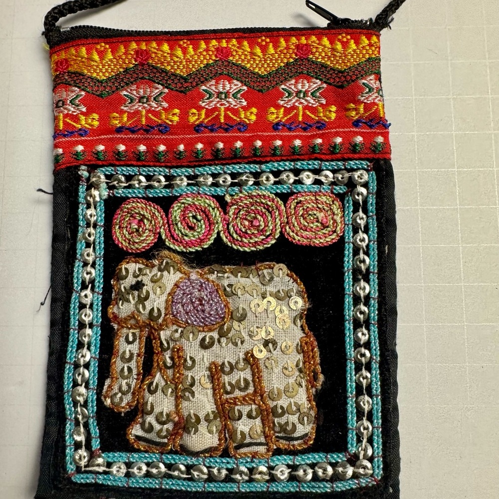 Made In Thailand Crossbody Wallet Zipper Coin Pouch With Zipper
